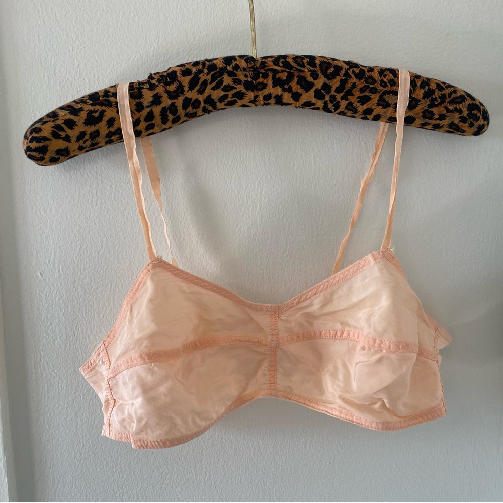Vintage 1930s/40s Peach Bra